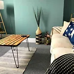 Bay View - Amazing Location Dog Friendly Aparthotel 4*
