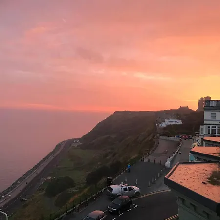 Bay View - Amazing Location Dog Friendly 4*