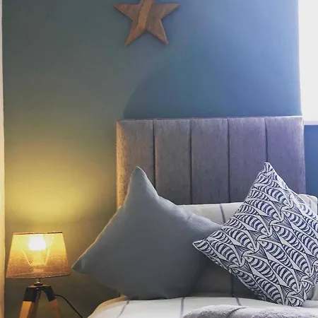 Bay View - Amazing Location Dog Friendly מלון דירות 4*